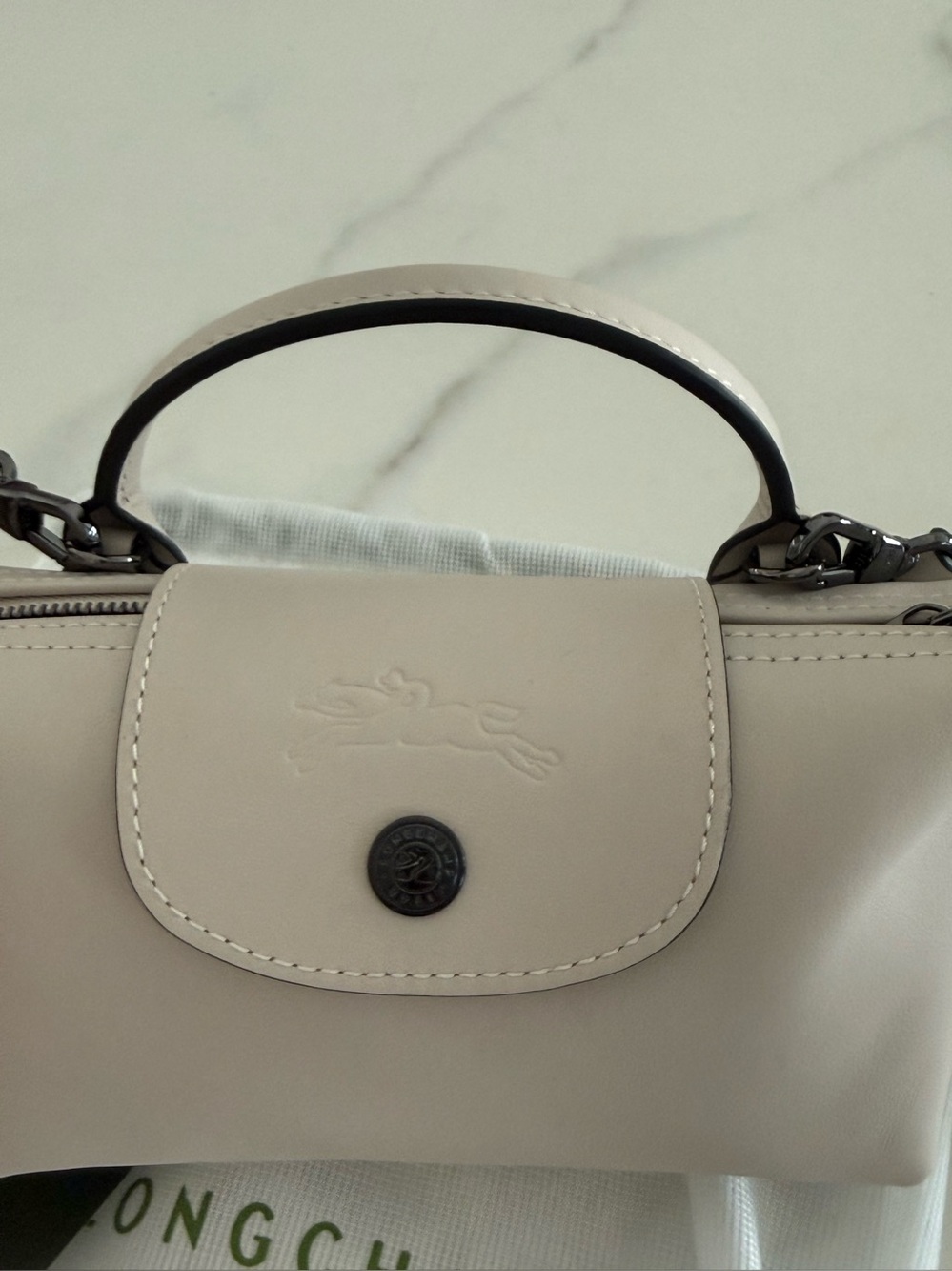 Longchamp Extra Small Le Pilage leather clutch with strap in light beig - Picture 3 of 9